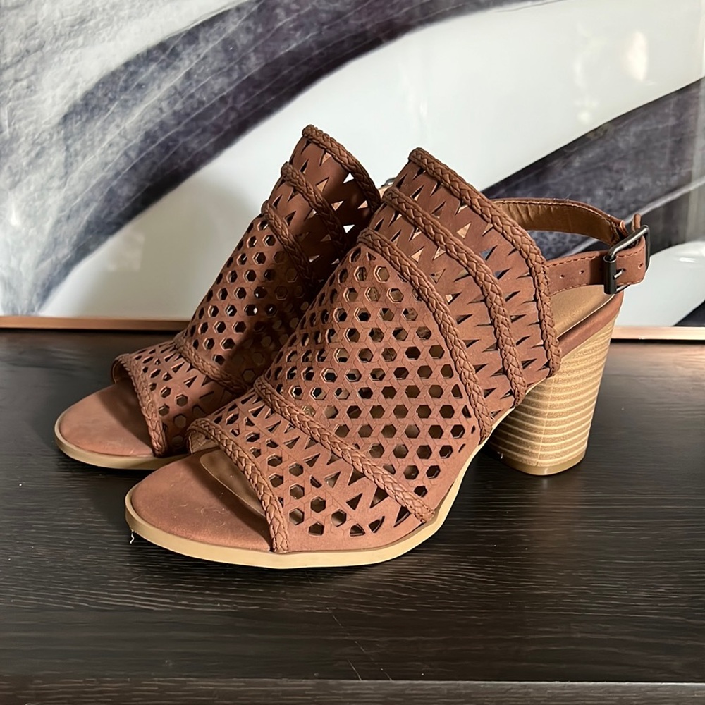 Chestnut Faux Leather Laser Cut & Braided Heel (WW)